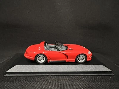 Paul’s Model Art Minichamps Dodge Viper Roadster from 1993 in Red 1:43 - Image 1 of 4