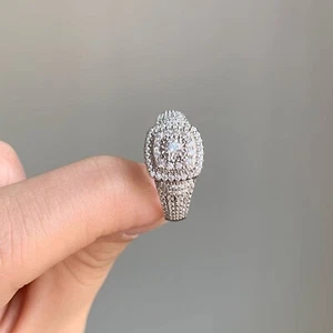 1.24 Ct Round Cut Simulated Diamond In Wedding Ring 925 Sterling Silver Plated - Picture 1 of 6