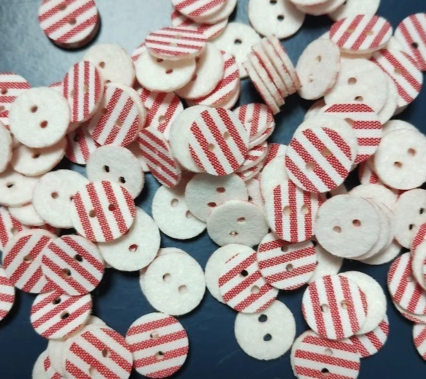 x20 Round Fabric Red Strip 2 Hole Buttons 1.2cm (Toys/Baby/Craft) - Image 1 of 1