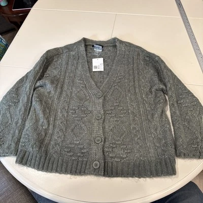 NWT Forever 21 Size M Green Cropped Cable Knit Cardigan Sweater - Image 1 of 4