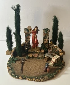VTG Nativity Courtyard 2001 Heirloom DINAH Musician 5” tamborine stones bench - Picture 1 of 12