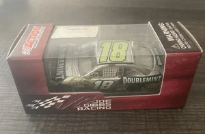 2010 Kyle Busch #18 Doublemint COT 1:64 Action NASCAR Diecast - Picture 1 of 2