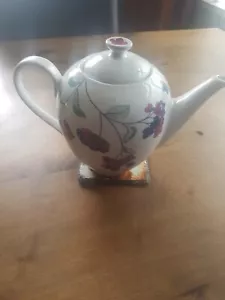 Arthur Wood Hydrangea Teapot .vgc - Picture 1 of 9