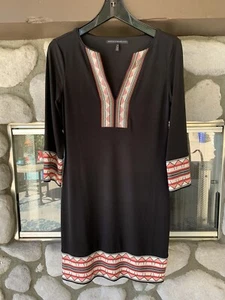White House Black Market Embroidered V-neck Knit Shift Dress Size XS Black - Picture 1 of 8