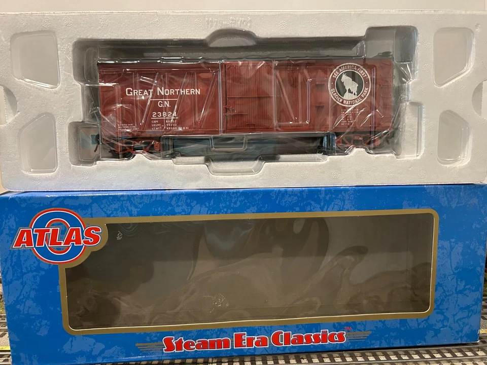 Atlas 8304-2 Great Northern Double-Sheathed wood boxcar ln - Image 1 of 4