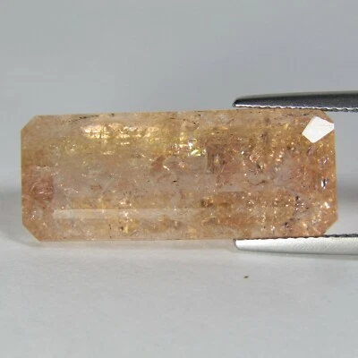 21.97Cts Ravishing Natural Pink Color Morganite Emerald Cut Gemstone from Brazil - Image 1 of 4