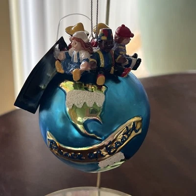 Ornamento de árvore de Natal Robert Stanley - Paz na Terra - Imagem 1 de 4