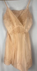 RARE VINTAGE 1940'S PEACH SILK CREPE TEDDY LINGERIE SIZE SMALL DELICATE COQUETTE - Picture 1 of 17