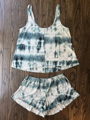 Conjunto de pijama pequeño Secret Treasures tie-dye verde azulado para mujer camiseta sin mangas pantalones cortos Foto 1 de 4