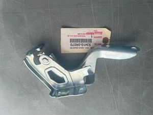 TOYOTA HOOD HINGE RIGHT FRONT  OEM GENUINE ORIGINAL - Imagen 1 de 1
