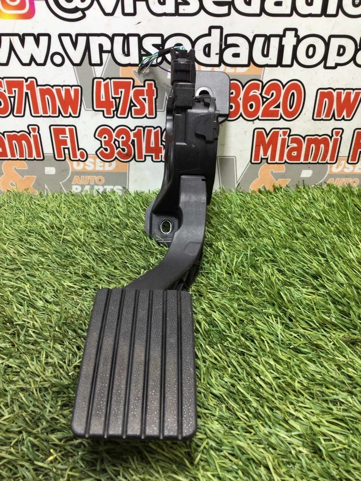 ✅ Pedal de acelerador Mitsubishi Mirage 2020 Pn:1600A093 OEM Foto 1 de 4