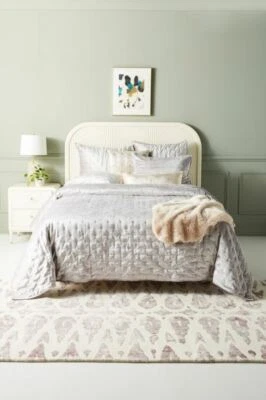  Edredón Anthropologie Terciopelo Cosido en Cruz Queen Gris/Plateado Foto 1 de 4