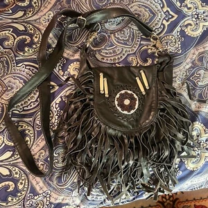 Vintage Black LEATHER HIPPIE BOHO FRINGE BEADED CROSSBODY BAG PURSE Camel Bone - Picture 1 of 11