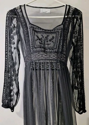 Maxi Vestido Transparente Urban Outfitters Pequeño Disfraz Cachicho Peignoir Hada Oscura Foto 1 de 4