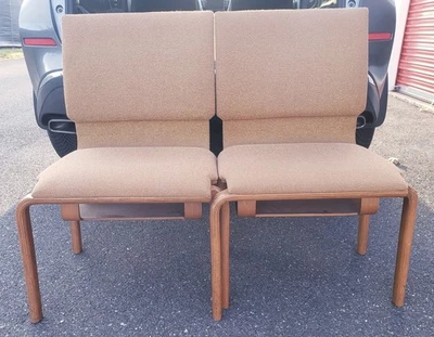 Dos sillas Sauder Designare modernas vintage de mediados de siglo Foto 1 de 4