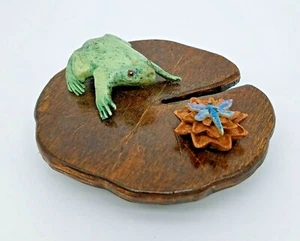 Frosch und Libelle handgeschnitzt aus Kuhkieferknochen - Kunst - Miniatur Figur  - Bild 1 von 8