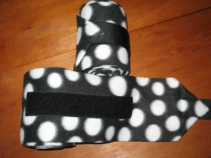 NEU 2er Set schwarz mit weißen Tupfen Polo Halstuch (Pferd/Pony Beinbandagen) - Bild 1 von 1