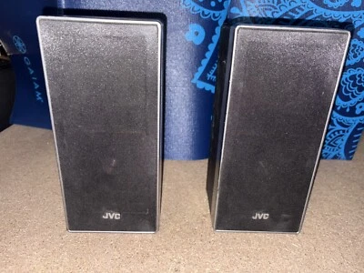 Par de altavoces de estantería de sonido envolvente de cine en casa JVC SP-THD5F Foto 1 de 4