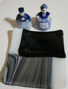 Vintage Dutch Delft Shackers - Picture 1 of 12