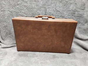 Cassette Brown Carry Case Tape Storage Holds 24 Tapes Briefcase Service Mfg Key - Picture 1 of 13