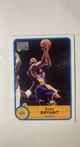 2003-04 Bazooka #8 Kobe Bryant Los Angeles Lakers