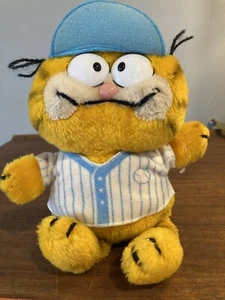 De colección 78 1981 EQUIPO GARFIELD 7" Jugador de Béisbol Gato Peluche Peluche Gorra/Uniforme - Imagen 1 de 11