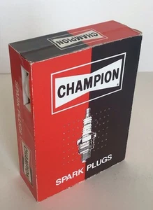 Vintage Champion Spark Plugs Promotional Transistor Radio. - Picture 1 of 12
