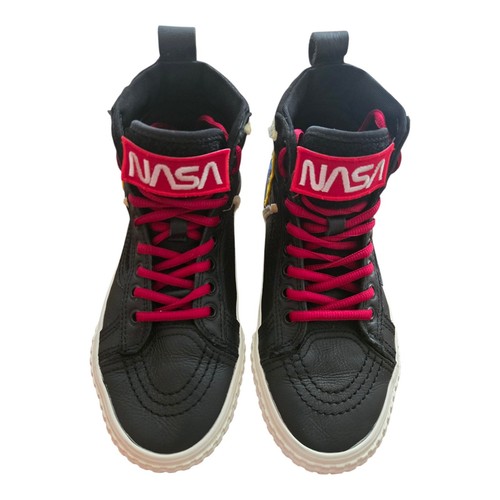 Vans Sk8 Hi MTE "NASA Space Voyager" in pelle nera. Taglia 4. Raro.