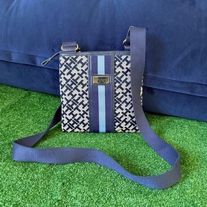 Bolso Bandolera Tommy Hilfiger Monograma Firma Azul Marino y Beige Lona OS - Imagen 1 de 10