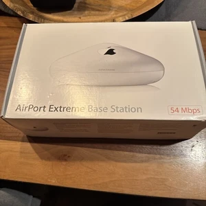 Apple M8930LL/A 54 Mbps Wireless N Router - Picture 1 of 4