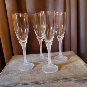 Juego de 4 flautas de champán de cristal con tallos esmerilados, estilo Art Deco - Imagen 1 de 3