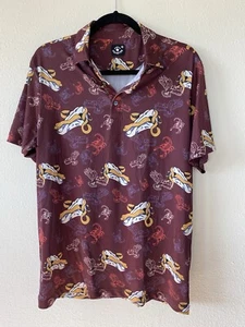 Camisa polo de golf mediana Raised By Coyotes para hombre tatuajes tradicionales calaveras serpientes - Imagen 1 de 7