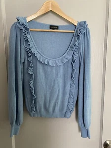 Majorelle einfarbiger babyblauer Rüschen Langarm Pullover Pulli Gr. S org. Revolve - Bild 1 von 5