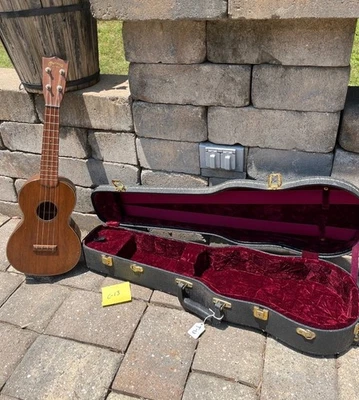 Vintage late 1930’s Martin Concert Ukulele - Image 1 of 4