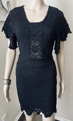 Mini Vestido NIGHTCAP by Carisa Rene Encaje Bodycon Elastizado Manga Acampanada talla 3 M Foto 1 de 4