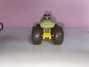 Hot Wheels Monster Jam Steer Clear Bull Monster Truck 1:64 - Bild 1 von 5