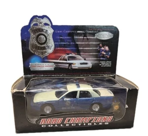 Road Champs 1999 Georgia State Patrol Ford Maßstab 1:43 mit Anstecknadel - Bild 1 von 3