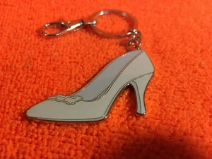 Disney Movie Club exklusives Sammlerstück "Aschenputtels Slipper, Metall Schlüsselanhänger" - Bild 1 von 4