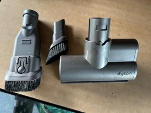 Genuine DYSON 205520 V6 Motorised Head Assembly Good Condition plus 2 fittings - Picture 1 of 8