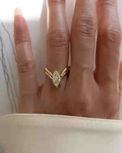 Anillo solitario para mujer enchapado en oro amarillo de 14k corte marquesa de 3 quilates con diamantes creados en laboratorio - Imagen 1 de 5