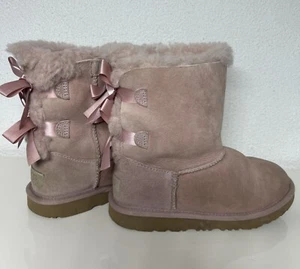 Uggs Bailey Bow II Größe 35 Wildleder/Lammfell altrosa - Bild 1 von 14
