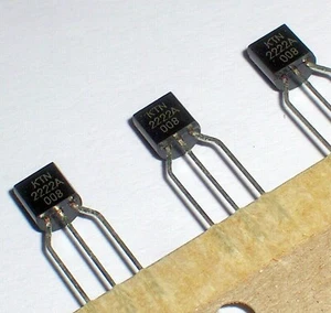 Transistor TO-92 KEC KTN2222A N22A de 100 piezas - Imagen 1 de 9
