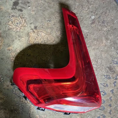 VOLVO V40 2012-ON LUZ TRASERA IZQUIERDA LADO PASAJERO LADO CERCANO 31395844 Foto 1 de 4