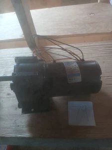 Leeson M1145033.00 Electric Motor 115 V/ 230V 1ph 15/13 Rpm .06 Hp CM3817NZ20C - Picture 1 of 4