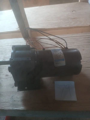 Leeson M1145033.00 Electric Motor 115 V/ 230V 1ph 15/13 Rpm .06 Hp CM3817NZ20C - Image 1 of 4