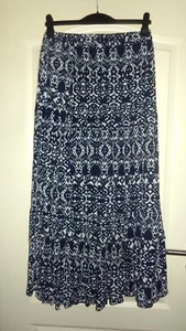 C&A Maxi Rock Dunkel-Blau-Weiß gemustert elastischen Bündchen Gr 38 - Bild 1 von 7