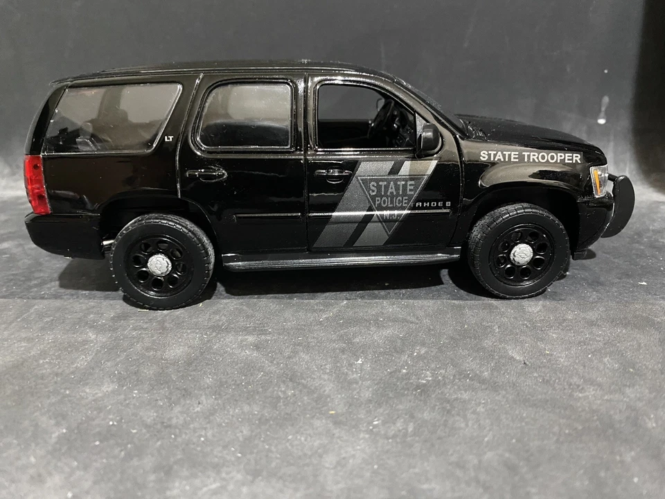 Welly 22509WEP-BK Chevrolet Tahoe Unmarked Police Car Diecast Model 1 24 Sca...