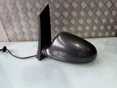 Opel Astra J Kombi 2014 Baujahr Außenspiegel links elektrisch in Z177 Karbongrau - Bild 1 von 4