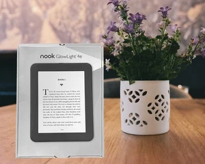 Barnes & Noble Nook GlowLight 4e eReader touchscreen 8 GB WiFi pulsanti di rotazione pagina - Foto 1 di 5