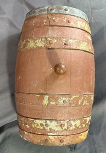 Antikes Landhaus primitives Holzfass mit alter roter Bemalung - Bild 1 von 10